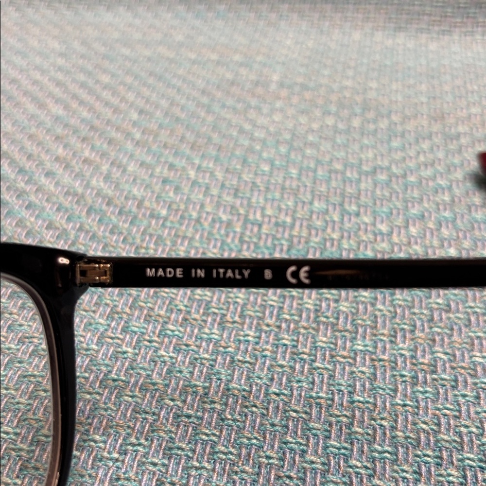 CHANEL Elegant and Interchangeable Sunglasses Trio - Picture 12 of 12
